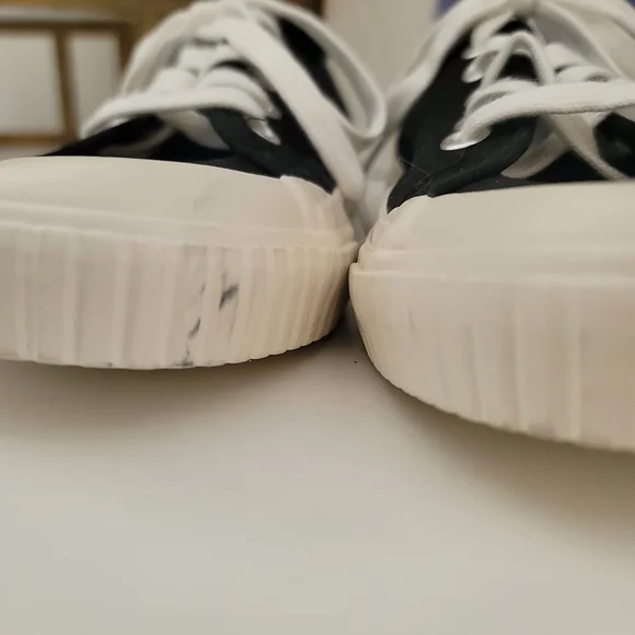 Esprit NWOT Black Canvas Cream Rubber Sneakers Women Size 9 - Picture 10 of 11